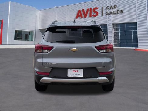 Used 2025 Chevrolet TrailBlazer LT FWD image 6