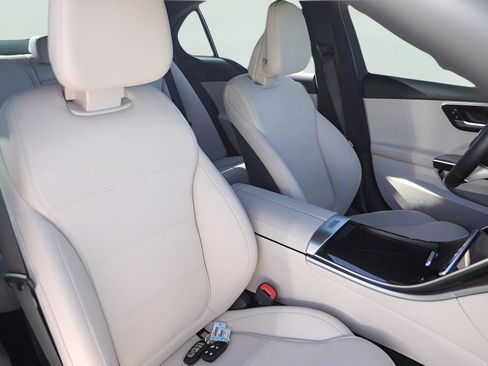 Used 2024 Mercedes-Benz C 300 Sedan image 32