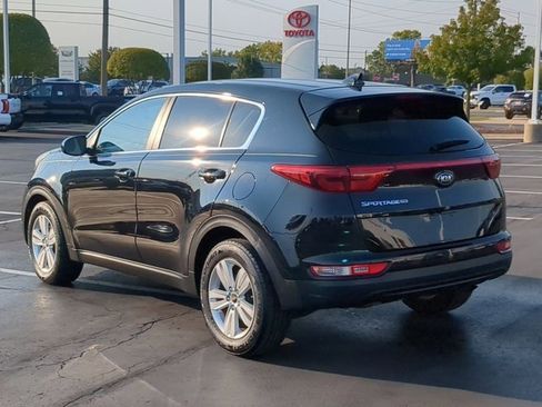 Used 2018 Kia Sportage LX image 9