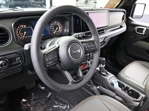 Used 2026 Jeep Gladiator Mojave AWD/4WD image 11
