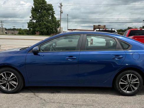 Used 2023 Kia Forte LXS w/ LXS Technology Package FWD image 5