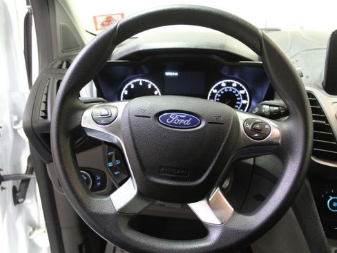 Used 2019 Ford Transit Connect XLT image 8