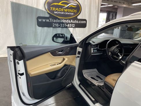 Used 2019 Audi Q8 Premium w/ Convenience Package AWD/4WD image 21