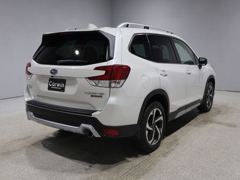 Used 2022 Subaru Forester Touring image 2