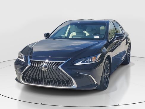 Used 2025 Lexus ES 350 w/ Premium Package image 4