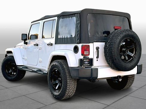 Used 2016 Jeep Wrangler Unlimited Sahara w/ Max Tow Package image 11