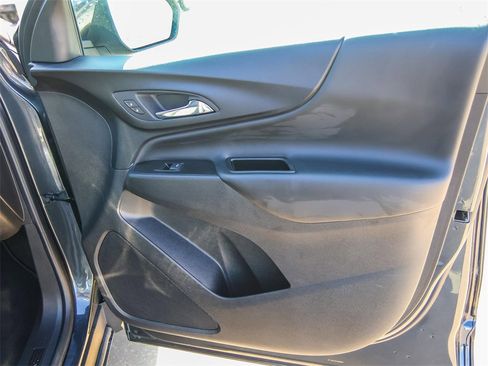 Used 2022 Chevrolet Equinox LT image 18