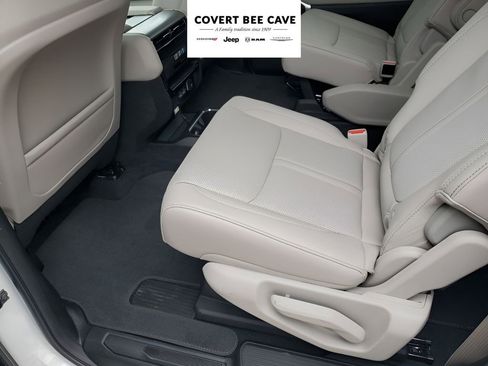 New 2026 Jeep Grand Wagoneer L 2WD image 20