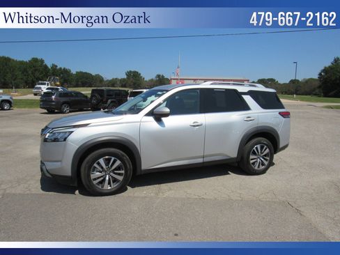 Used 2023 Nissan Pathfinder SL image 4