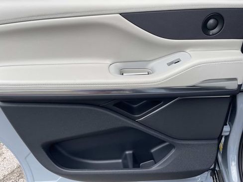 New 2026 Lincoln Navigator L Premier AWD/4WD image 20