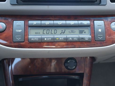 Used 2005 Toyota Camry XLE image 16