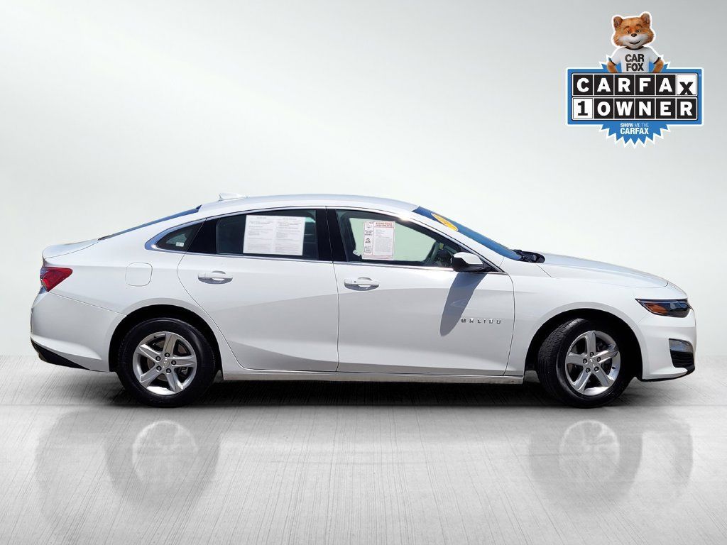 Used 2022 Chevrolet Malibu LT FWD image 3