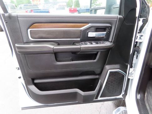 Used 2024 RAM 2500 Laramie AWD/4WD image 26
