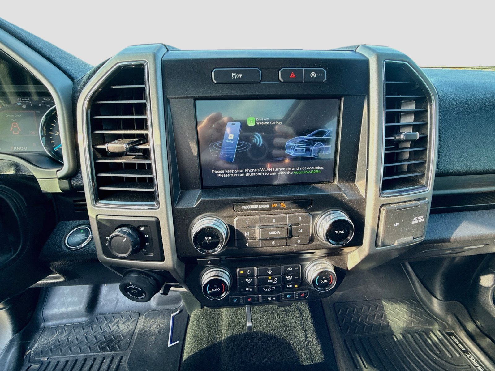 Used 2017 Ford F150 Lariat w/ Equipment Group 501A Mid AWD/4WD image 12