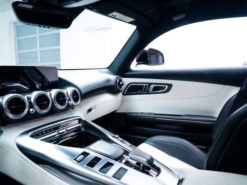 Used 2020 Mercedes-Benz AMG GT C image 11