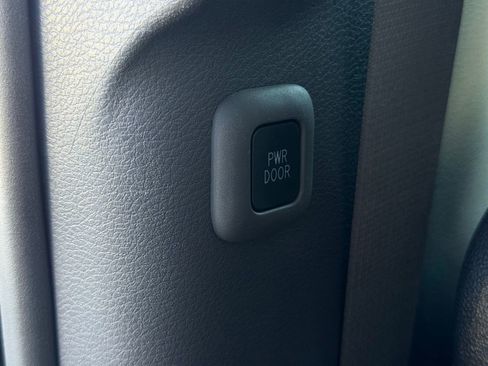 Used 2024 Toyota Sienna XLE image 24