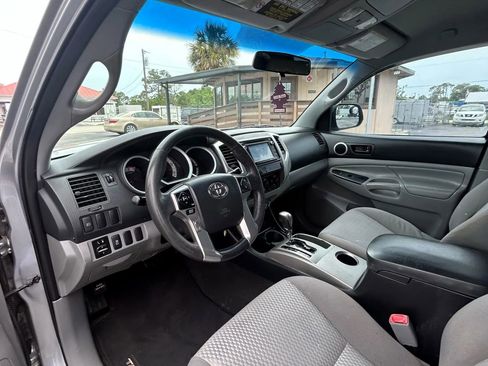 Used 2015 Toyota Tacoma PreRunner image 27