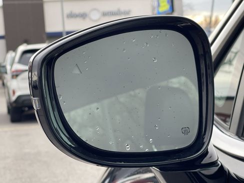 Used 2024 Chrysler Pacifica Touring-L FWD image 20