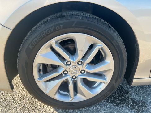 Used 2020 Honda Accord LX image 28