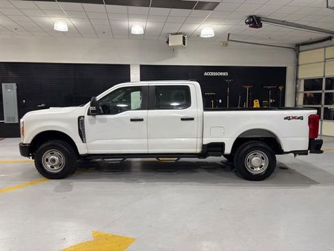 Used 2023 Ford F250 XL image 5