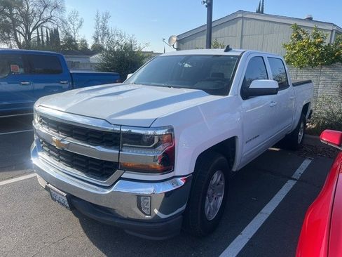 Used 2018 Chevrolet Silverado 1500 LT w/ LT Eassist Package image 1