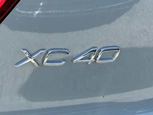 New 2026 Volvo XC40 B5 Plus w/ Protection Package Premier AWD/4WD image 10