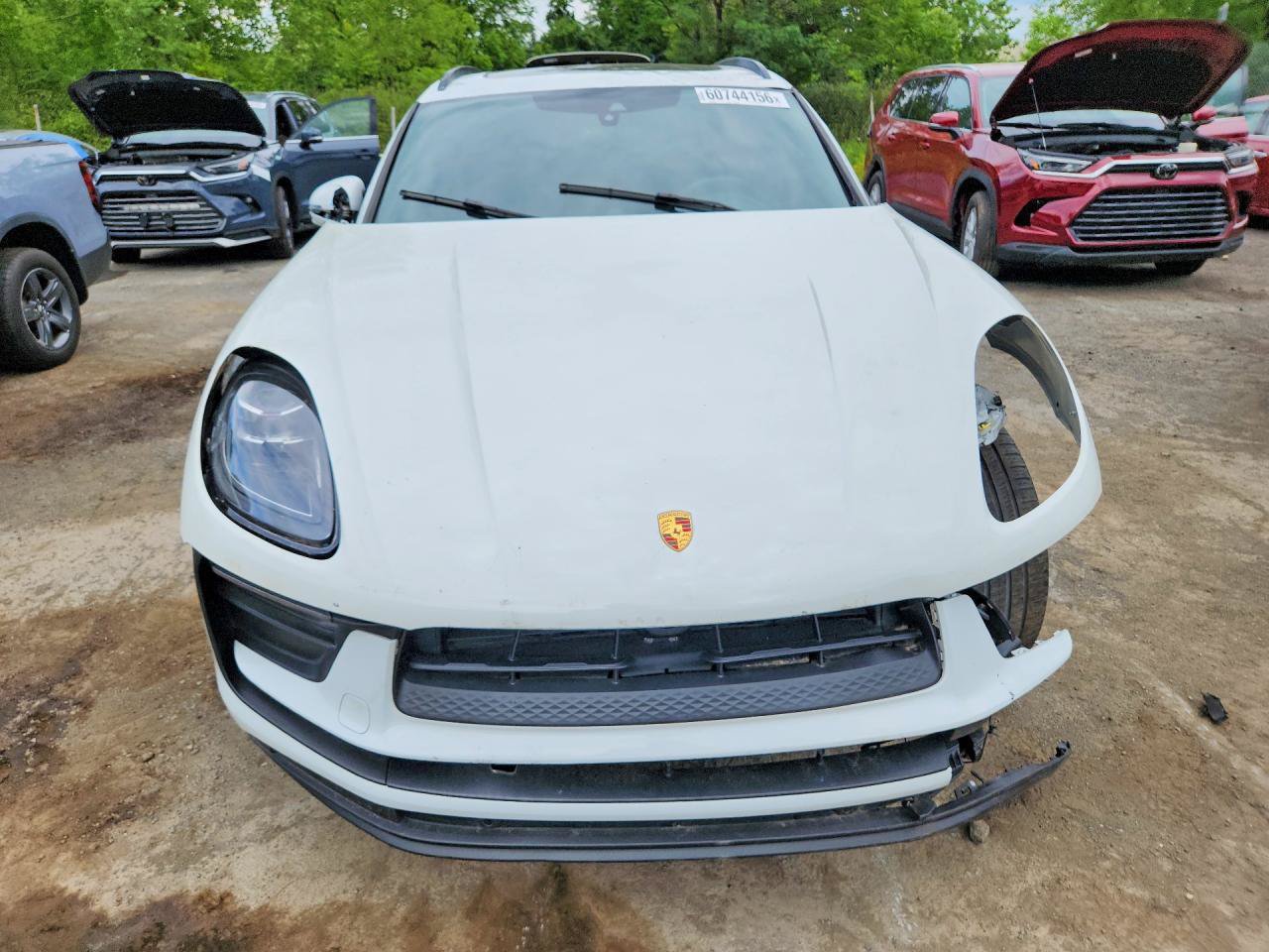 Used 2022 Porsche Macan AWD/4WD image 2