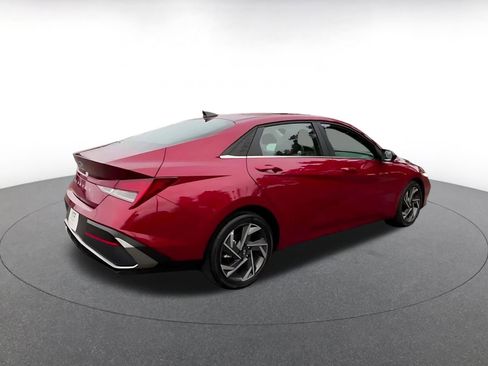 Used 2025 Hyundai Elantra SEL image 15