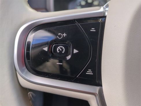 Used 2018 Volvo S90 T5 Momentum w/ Convenience Package image 15