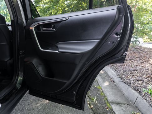 Used 2023 Toyota RAV4 XLE Premium FWD image 34