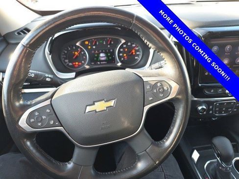 Used 2021 Chevrolet Traverse LT image 13