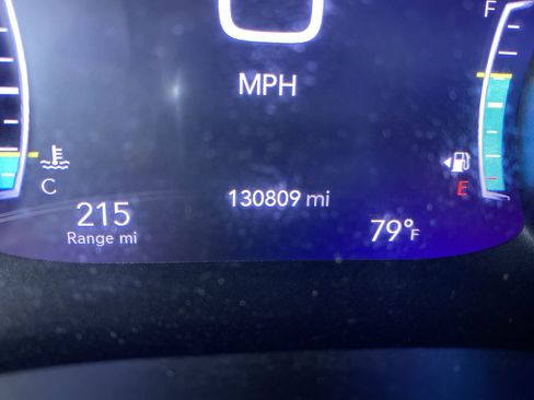 Used 2017 Chrysler Pacifica Touring-L Plus image 4