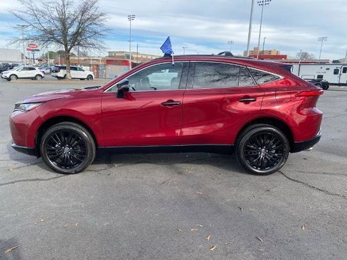 Used 2023 Toyota Venza Nightshade image 4