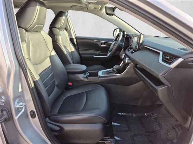 Used 2022 Toyota RAV4 XLE Premium AWD/4WD image 21