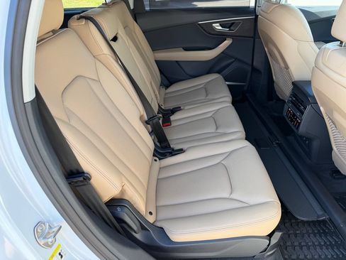 Certified 2025 Audi Q7 3.0T Prestige AWD/4WD image 19
