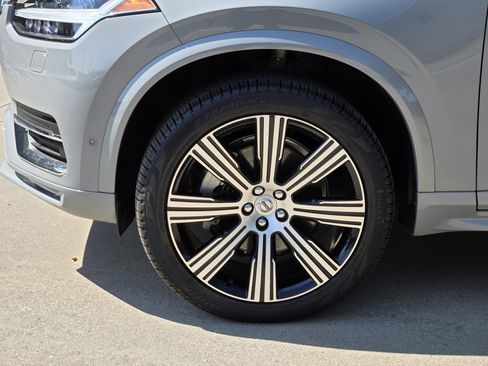 Certified 2025 Volvo XC90 B5 Ultra w/ Protection Package Premier image 16