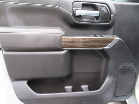 Used 2021 Chevrolet Silverado 2500 LT w/ Convenience Package image 12