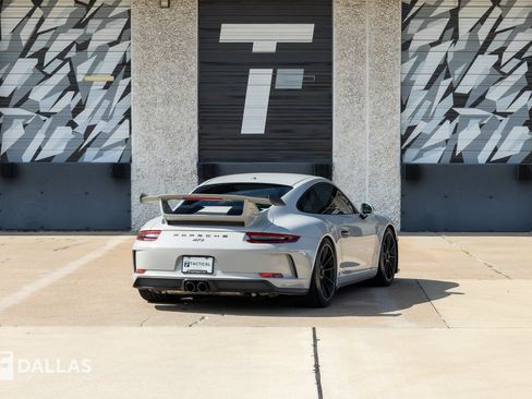 Used 2018 Porsche 911 GT3 RWD image 15