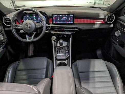 Used 2024 Alfa Romeo Tonale Ti image 12