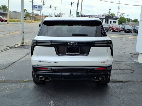 Used 2024 Chevrolet Traverse RS w/ LPO, Floor Liner Package AWD/4WD image 5