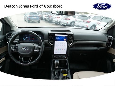 Used 2024 Ford Ranger Lariat w/ Trailer Tow Package image 20