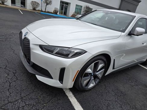 Used 2025 BMW i4 xDrive40i w/ Premium Package image 11