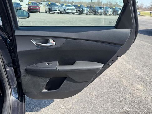 Used 2019 Kia Forte LXS image 17