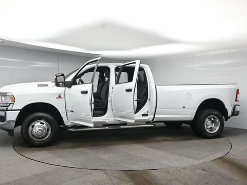 Used 2024 RAM 3500 Big Horn image 44