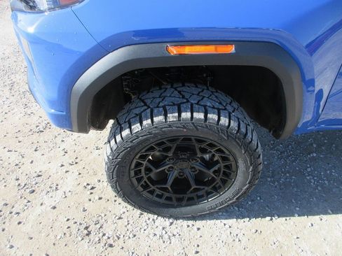 New 2026 GMC Canyon Elevation w/ Convenience Package image 12