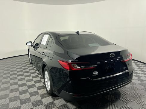 Used 2025 Toyota Camry LE FWD image 5