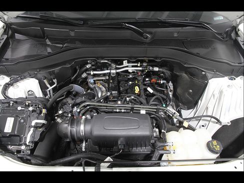 Used 2023 Ford Explorer XLT w/ Equipment Group 202A AWD/4WD image 23