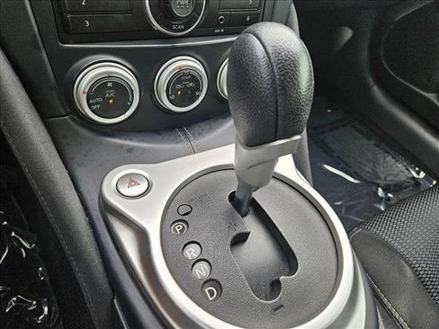 Used 2011 Nissan 370Z Roadster image 11