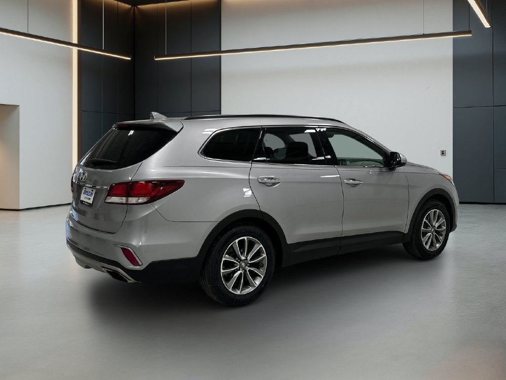Used 2017 Hyundai Santa Fe SE w/ Cargo Package FWD image 6