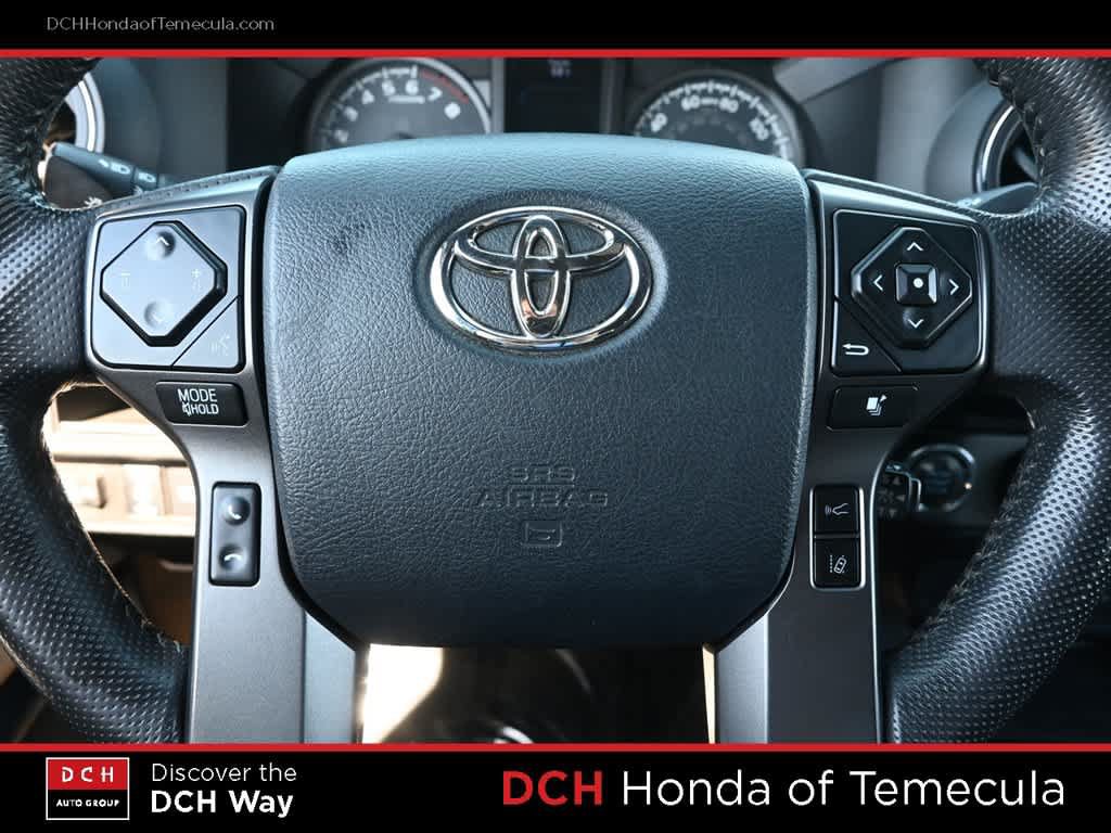 Used 2018 Toyota Tacoma TRD Off-Road w/ Technology Package AWD/4WD image 9
